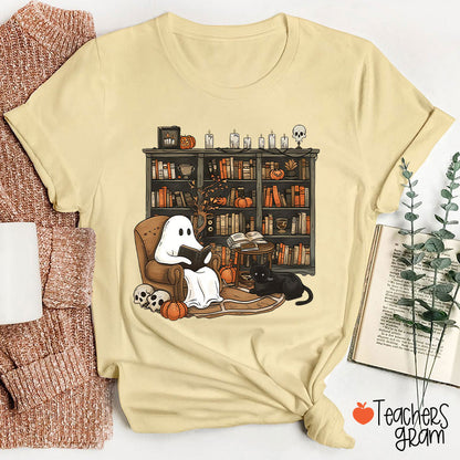 Ghost Reading Books Halloween Teacher T-Shirt
